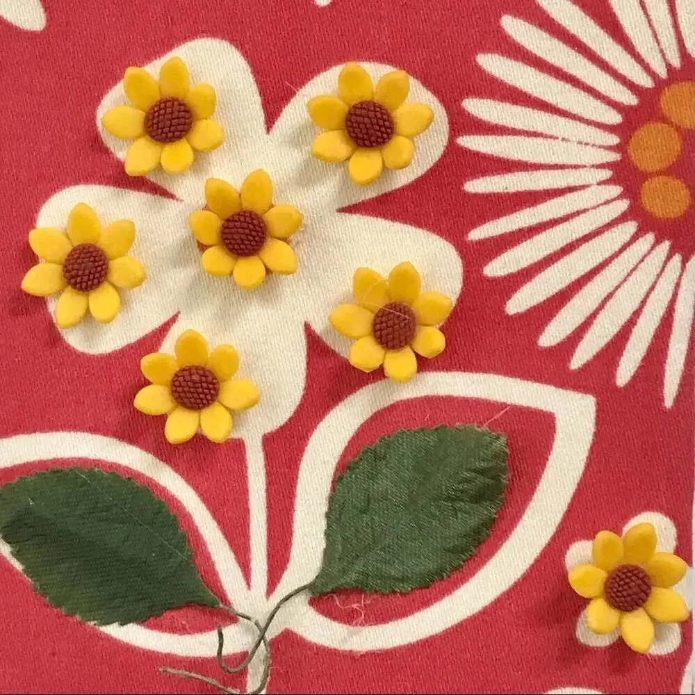 Hand-Made Floral Fabric Journal Applique NWOT Red White & Yellow Daisy